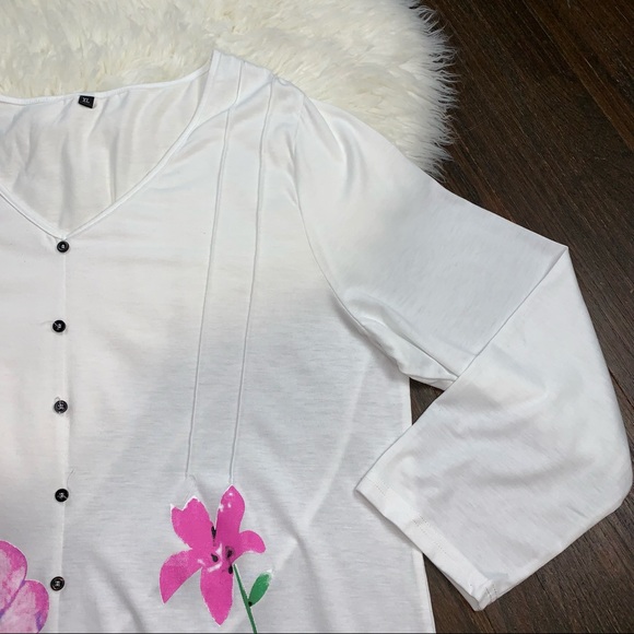 UNBRANDED~NWOT~ Women’s Size XL White Long Sleeve Floral Button Down Tunic Top - Picture 6 of 13